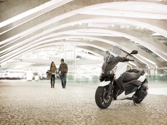 yamaha x-max 400